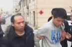 男子鬧市持槍劫持寶馬
