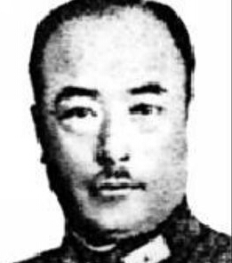 盧廣偉(1903—1944),國民黨陸軍少將。遼寧鳳城人。東北講武堂畢業。后在東北軍任職。1928年任陸軍第一零五師騎兵團團長。1937年七七事變后,參加上海淞滬會戰,后升任騎兵第八師第三一五旅少將旅長。1941年升任騎兵第八師副師長兼政治部主任。
1944年日軍大舉進犯中原時,時任騎兵第八師副師長兼政治部主任的盧廣偉奉命在潁上狙擊日軍,在激戰時中彈犧牲。
2014年9月1日,被列入民政部公布的第一批300名著名抗日英烈和英雄群體名錄。