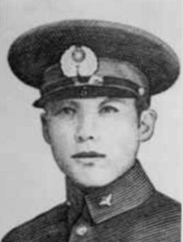 閻海文(1916年-1937年8月17日),遼寧北鎮人,空軍第5航空大隊飛行員。 “九一八”事變加入空軍,航校六期畢業。1937年8月17日,所屬第五大隊轟炸上海北四川路日軍陸軍司令部時,被日本軍隊之高射炮擊中,機身著火。閻海文跳傘后落入敵陣,遭數十名日本士兵圍捕并勸降,閻海文不為所動、用飛行員佩戴手槍擊斃五名日軍,之后用最后一顆子彈自殺殉國。民政部公布第一批著名抗日英烈。