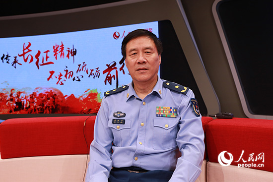 空軍指揮學院原副院長、朱德之孫朱和平少將做客人民網強國論壇(代睿 攝)