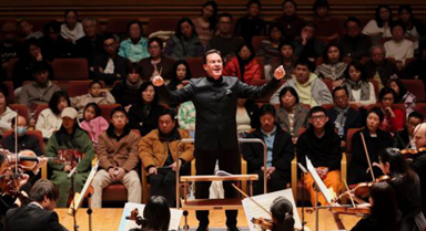 上海奏響“春日交響”